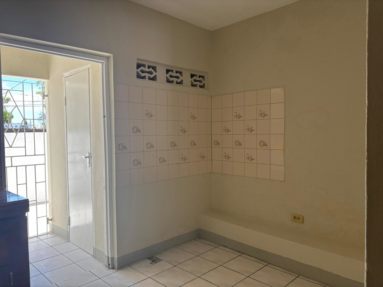 Second image of 184 Parkside Boulevard, Westm in Bridgeport, St. Catherine, Jamaica - property is For Rent