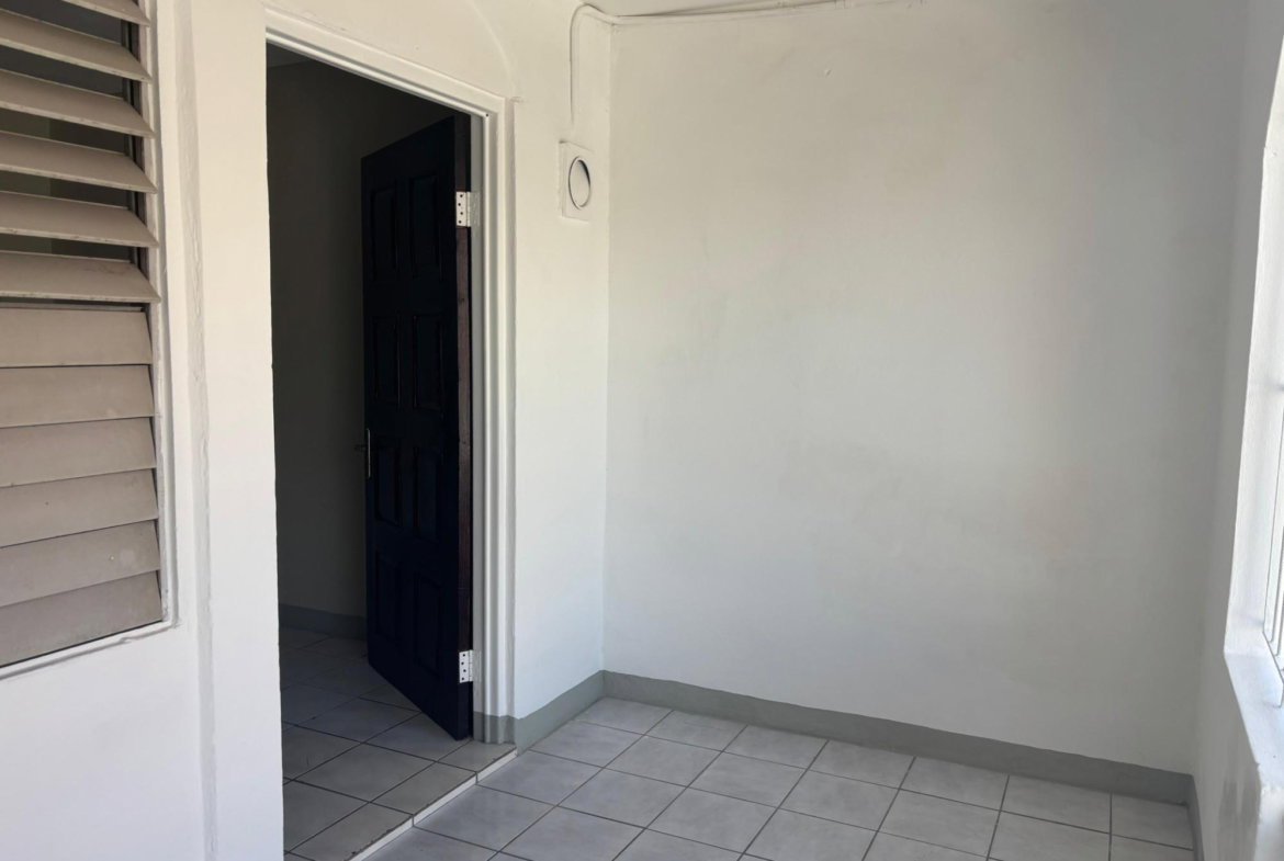 Fourth image of 184 Parkside Boulevard, Westm in Bridgeport, St. Catherine, Jamaica - property is For Rent