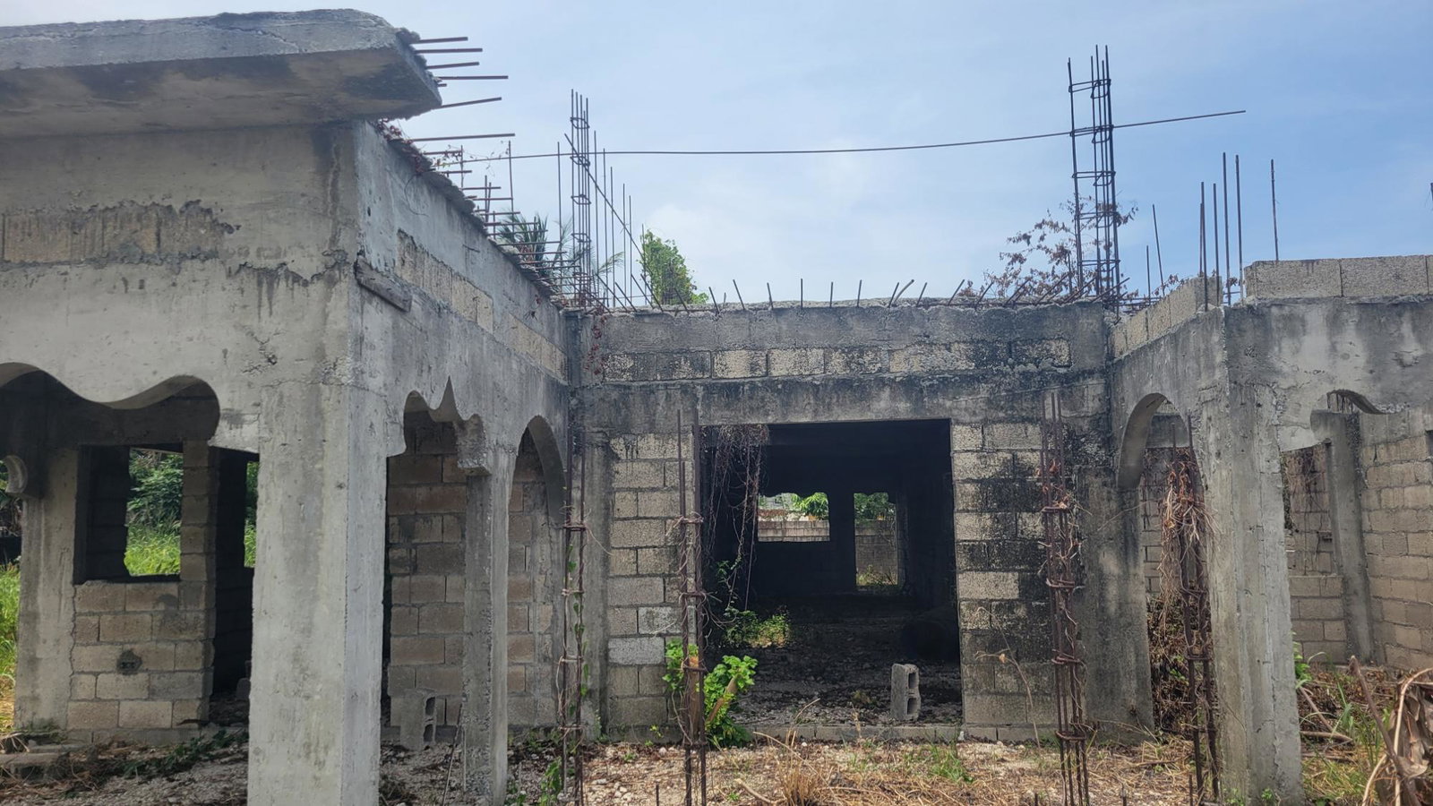 5-Bedroom-House-for-Sale-in-Sydenham-Villa-St.-Catherine-Jamaica Second image of 82 Prescilla Drive in Sydenham, St. Catherine, Jamaica - property is For Sale