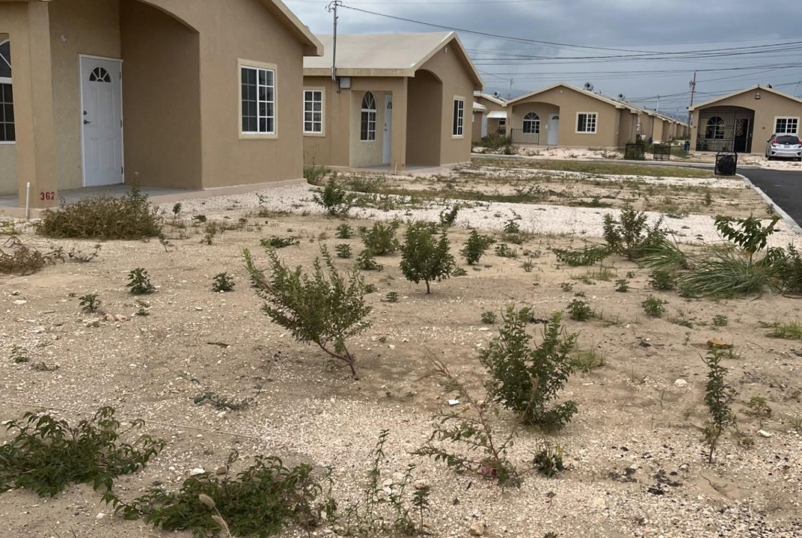 Second image of 362 Blk e Phoenix Village Park 2 ph in Phoenix Park, St. Catherine, Jamaica - property is For Rent