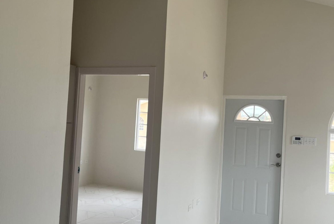 Fourth image of 362 Blk e Phoenix Village Park 2 ph in Phoenix Park, St. Catherine, Jamaica - property is For Rent