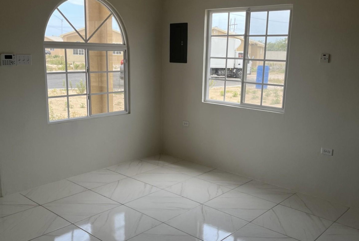 Sixth image of 362 Blk e Phoenix Village Park 2 ph in Phoenix Park, St. Catherine, Jamaica - property is For Rent
