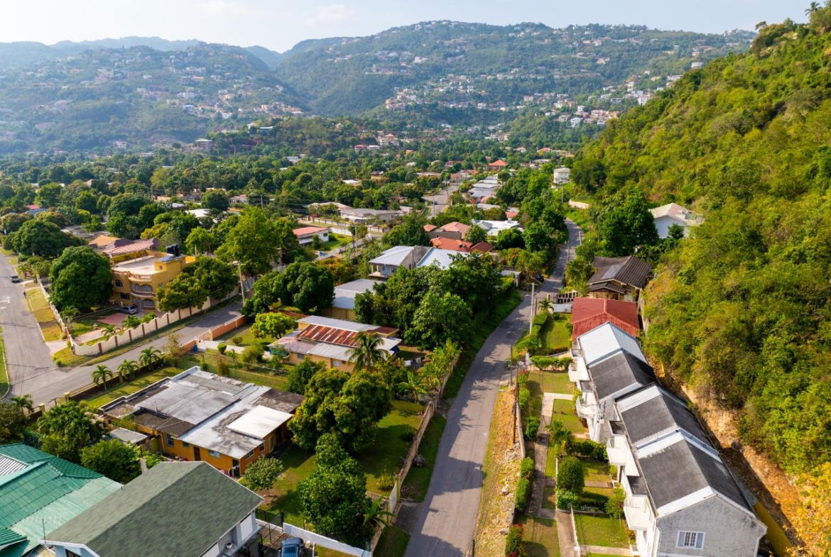 Tenth image of Th#3-88a Mannings Hill Road in Constant Spring P.O., St. Andrew, Jamaica - property is For Sale
