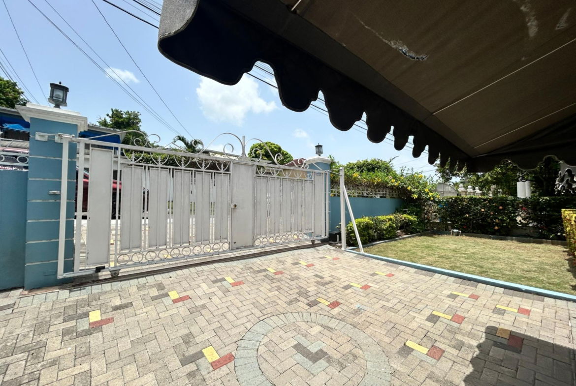 Sixth image of 25 Bronx Avenue in Kingston 6, St. Andrew, Jamaica - property is For Sale