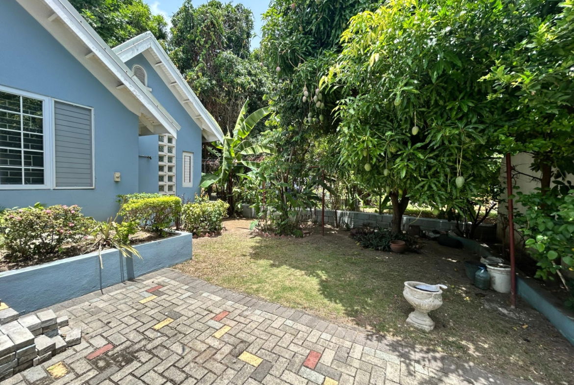 Eighth image of 25 Bronx Avenue in Kingston 6, St. Andrew, Jamaica - property is For Sale