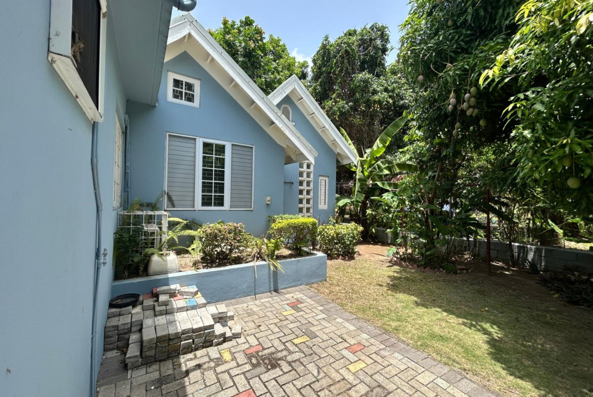 Ninth image of 25 Bronx Avenue in Kingston 6, St. Andrew, Jamaica - property is For Sale