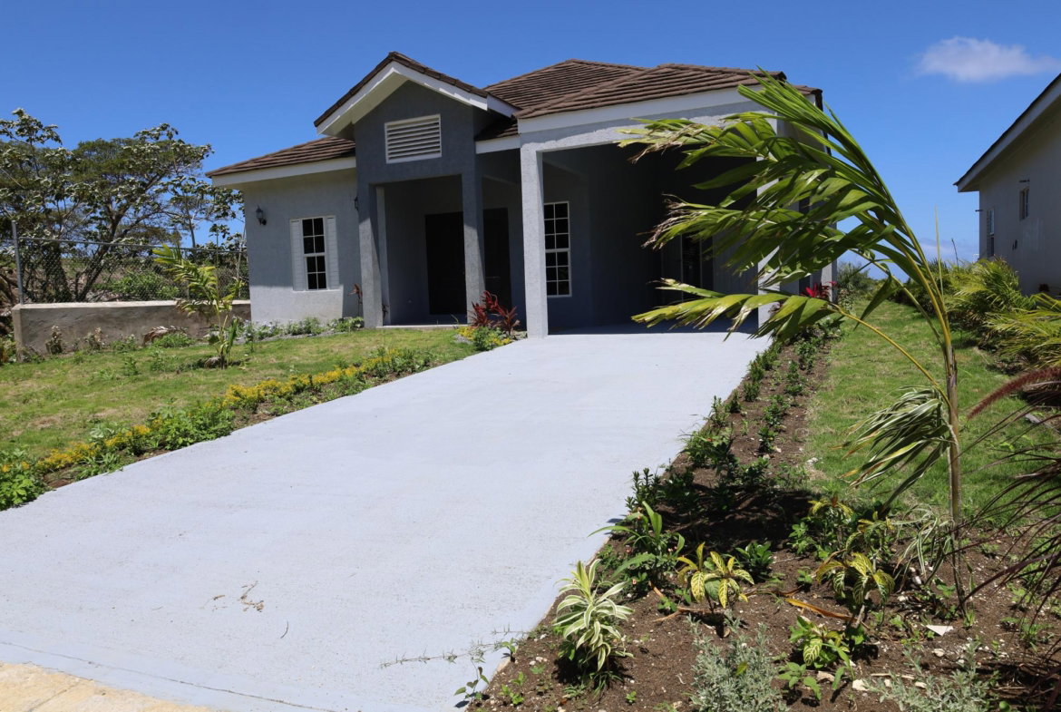 Second image of 29 Twin Peak Road, Gates of in Edgehill, St. Mary, Jamaica - property is For Rent