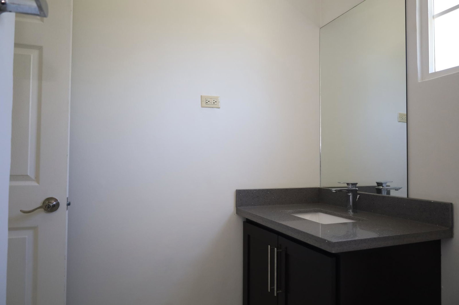 Ninth image of 29 Twin Peak Road, Gates of in Edgehill, St. Mary, Jamaica - property is For Rent