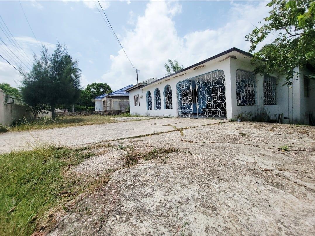 Charming-3-Bedroom-Home-for-Sale-in-Avon-Park-St.-Catherine-Jamaica Eleventh image of Avondale Drive in Spanish Town, St. Catherine, Jamaica - property is For Sale