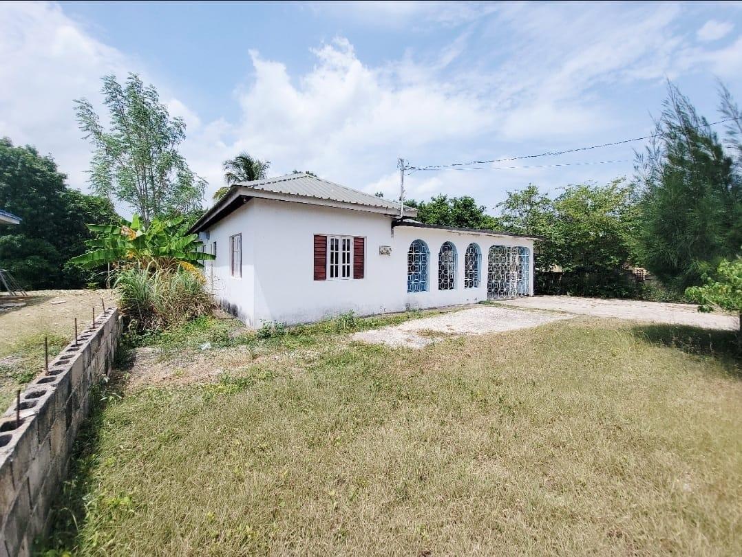 Charming-3-Bedroom-Home-for-Sale-in-Avon-Park-St.-Catherine-Jamaica Fifth image of Avondale Drive in Spanish Town, St. Catherine, Jamaica - property is For Sale