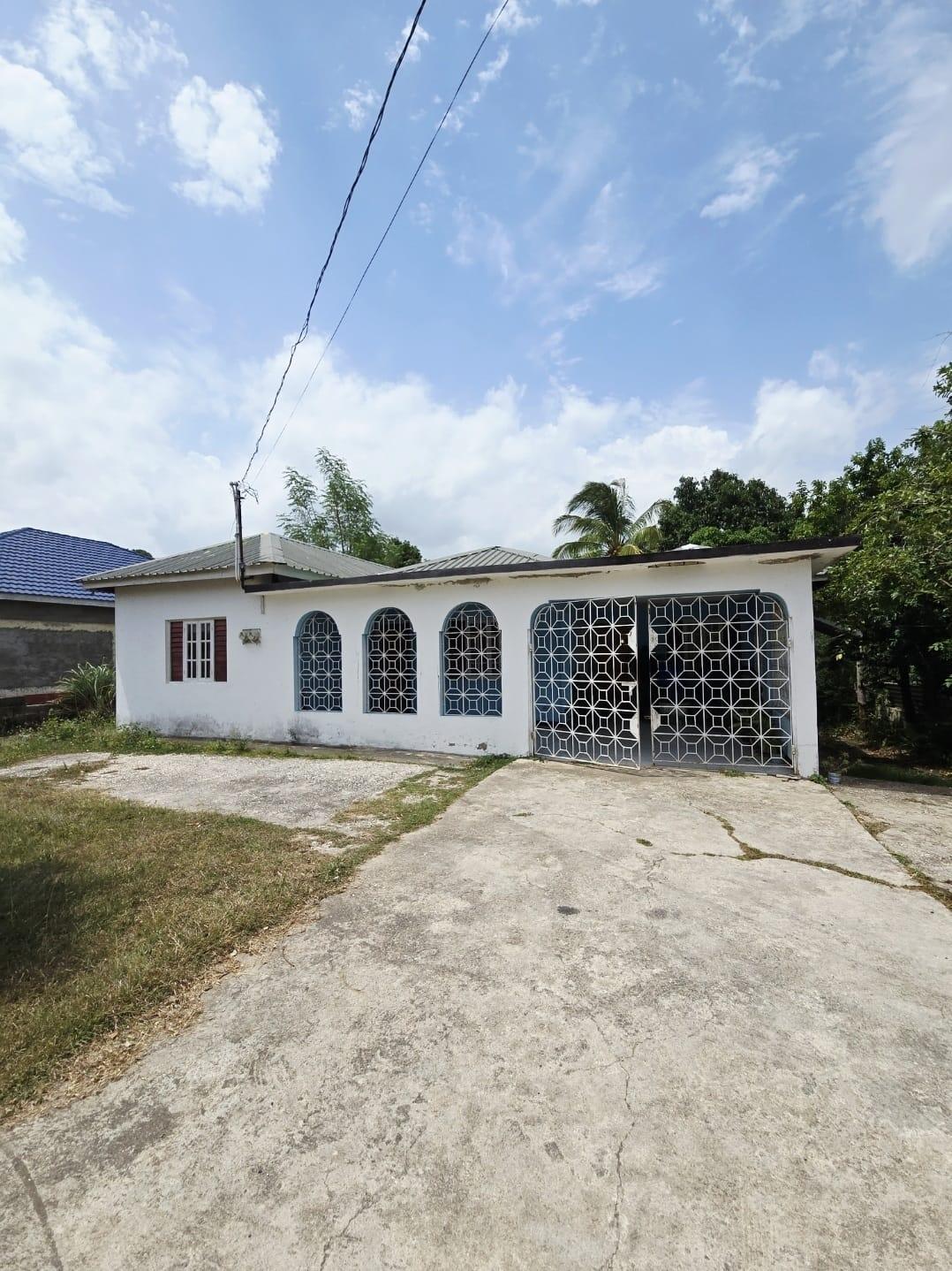 Charming-3-Bedroom-Home-for-Sale-in-Avon-Park-St.-Catherine-Jamaica First image of Avondale Drive in Spanish Town, St. Catherine, Jamaica - property is For Sale
