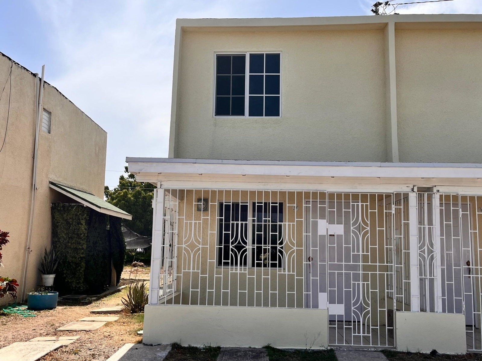 Charming-3-Bedroom-Townhouse-for-Sale-in-Bridgeview-Portmore-St.-Catherine Second image of 224- Lignum Vitae Close in Bridgeview, St. Catherine, Jamaica - property is For Sale