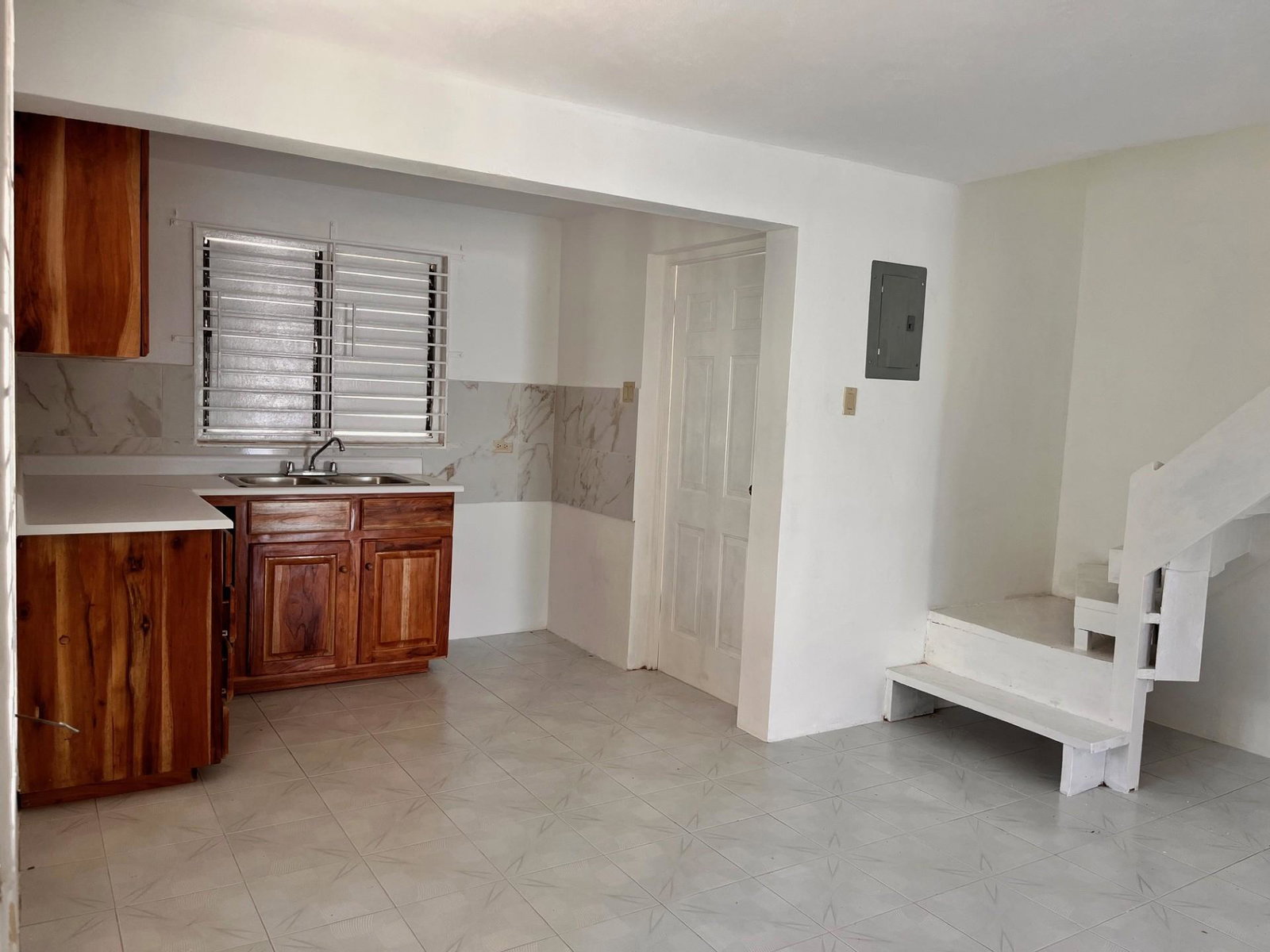 Charming-3-Bedroom-Townhouse-for-Sale-in-Bridgeview-Portmore-St.-Catherine Seventh image of 224- Lignum Vitae Close in Bridgeview, St. Catherine, Jamaica - property is For Sale