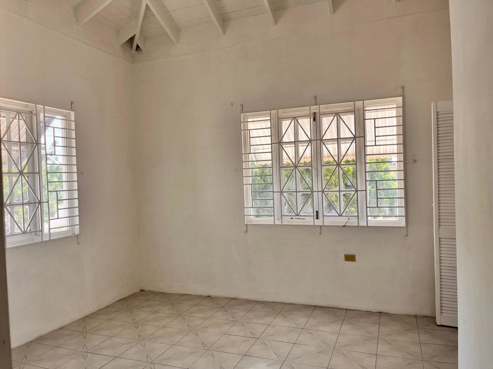 Charming-3-Bedroom-Townhouse-for-Sale-in-Bridgeview-Portmore-St.-Catherine Eleventh image of 224- Lignum Vitae Close in Bridgeview, St. Catherine, Jamaica - property is For Sale