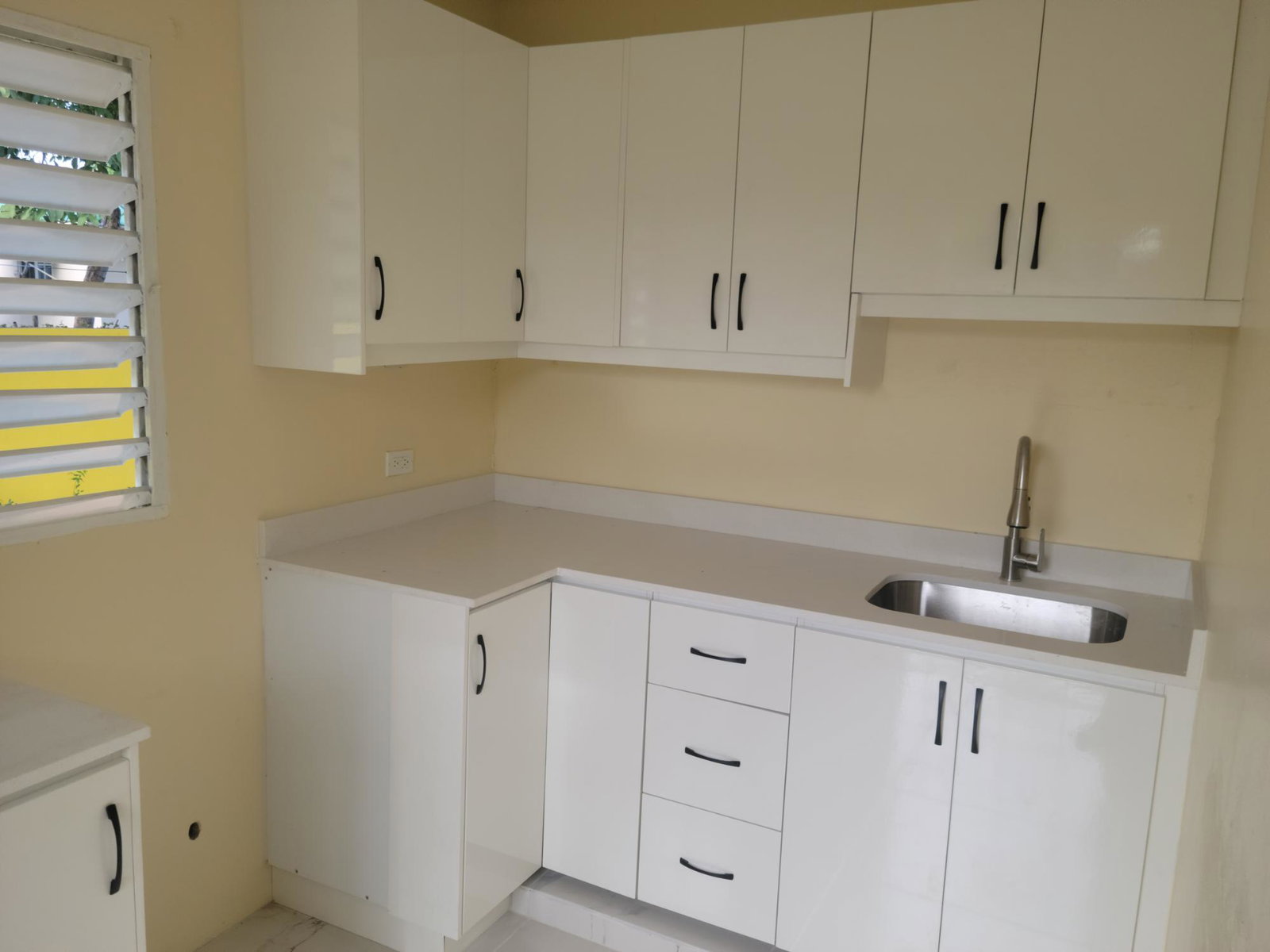 Twelfth image of 8 Thant Crescent, Bridgepor in Bridgeport, St. Catherine, Jamaica - property is For Sale