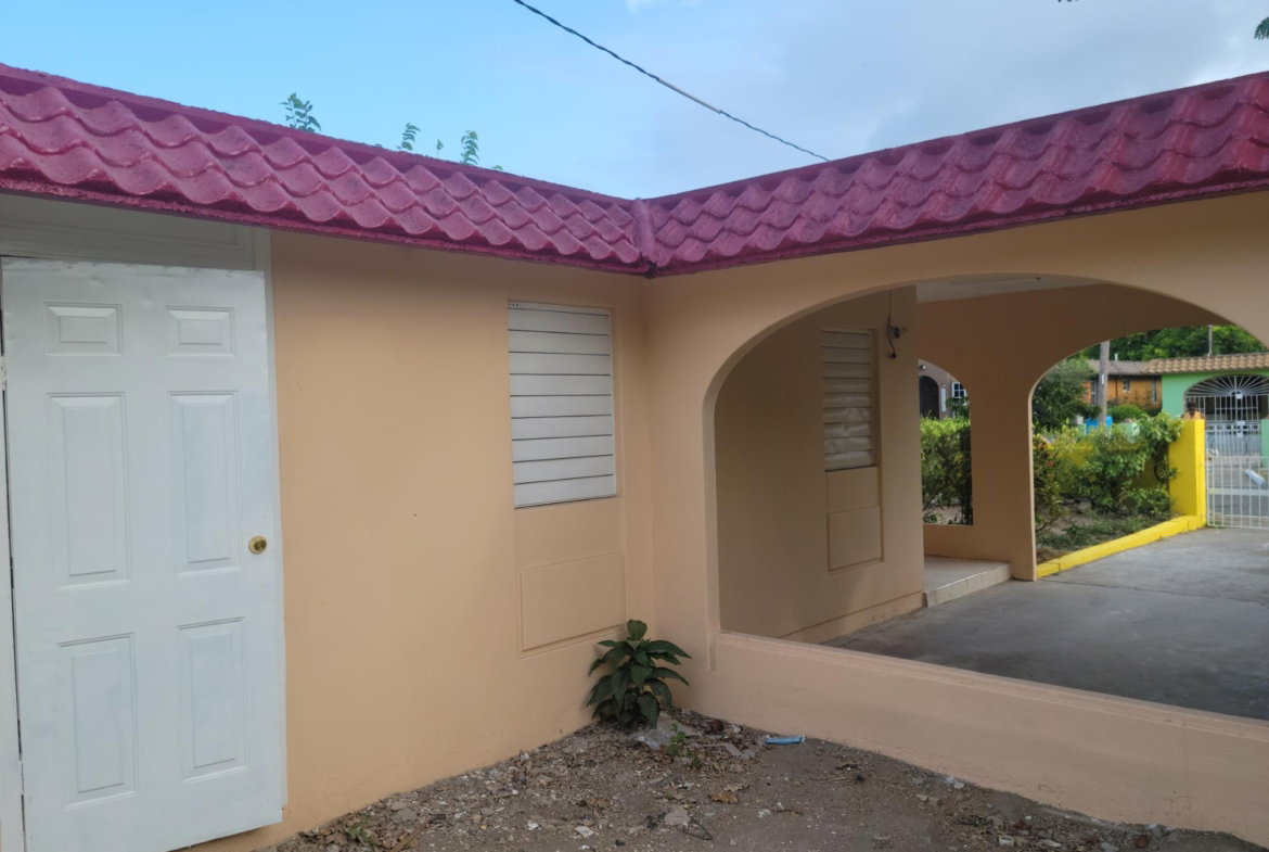 Third image of 8 Thant Crescent, Bridgepor in Bridgeport, St. Catherine, Jamaica - property is For Sale