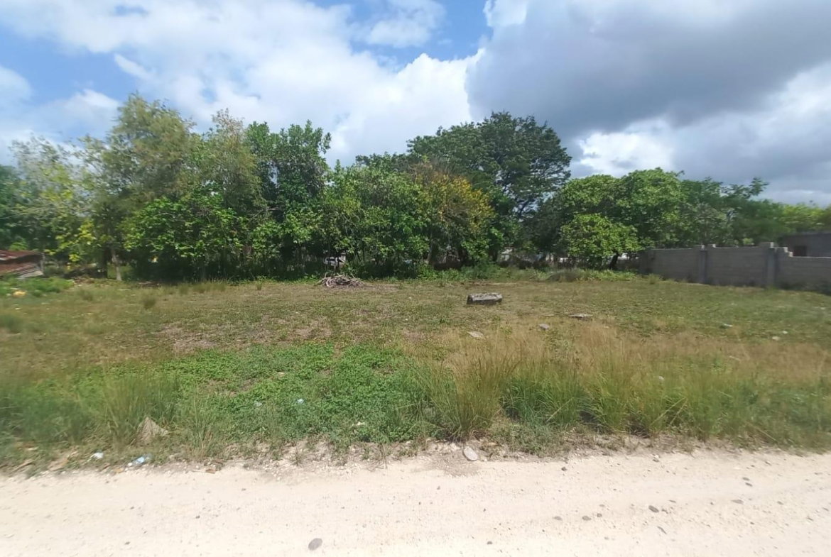 First image of 1-3 Baker's Pen Close in TOLLGATE, Clarendon, Jamaica - property is For Sale