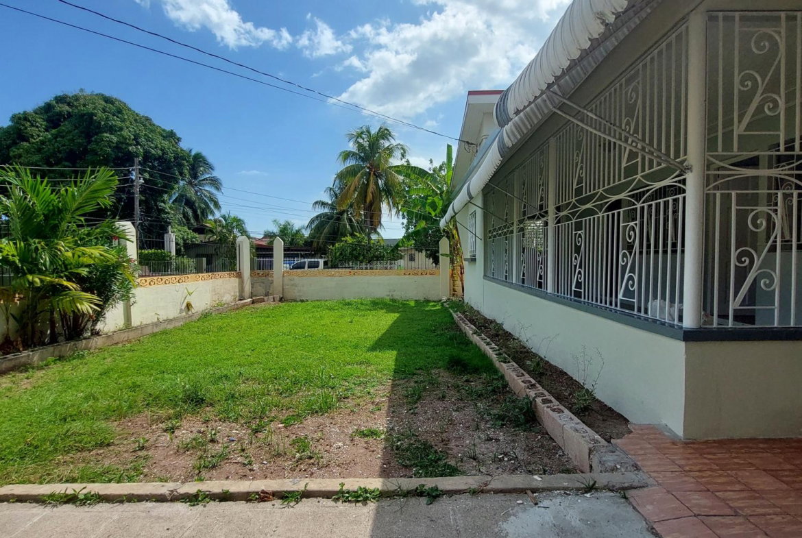 Eleventh image of Unit B-10 Calcraft Avenue in Kingston 8, St. Andrew, Jamaica - property is For Rent