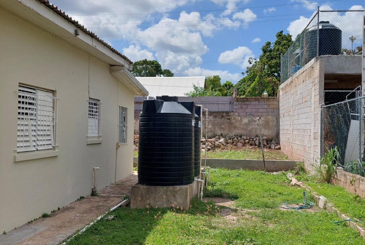 Fourth image of Unit B-10 Calcraft Avenue in Kingston 8, St. Andrew, Jamaica - property is For Rent