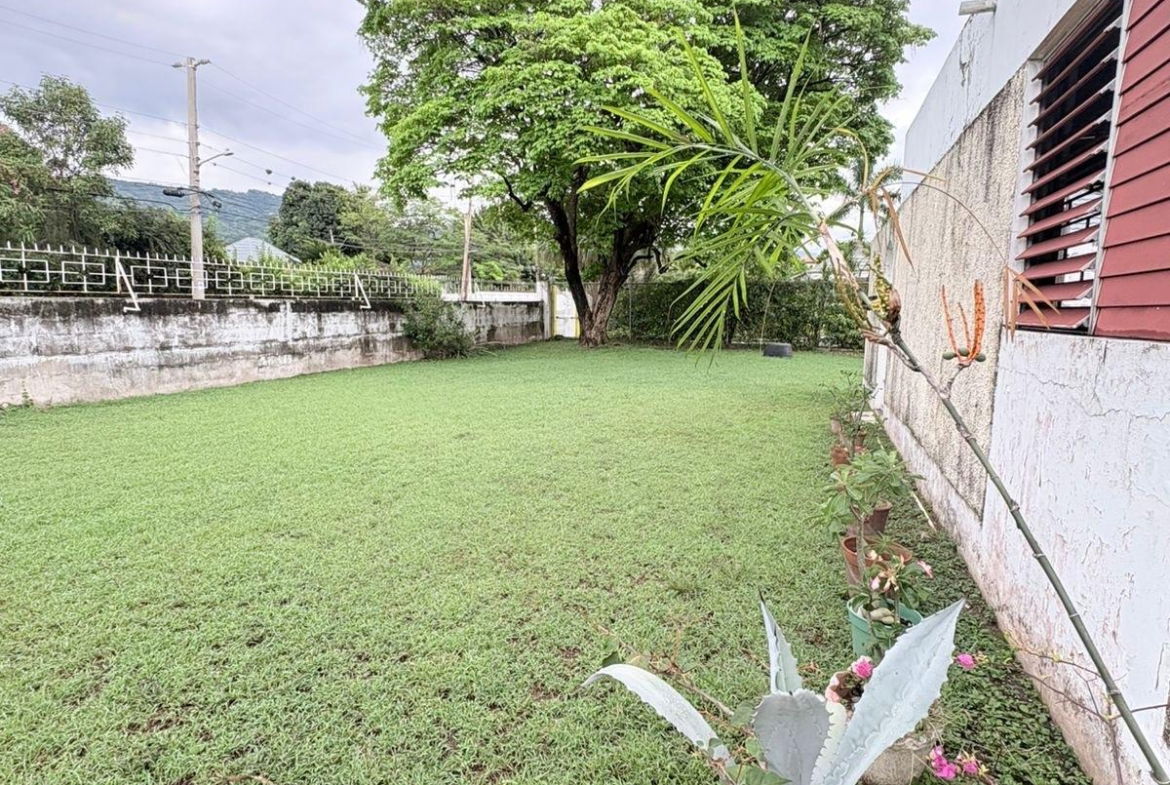 Eleventh image of 7 Allerdyce Road Kgn8 Jam in Constant Spring P.O., St. Andrew, Jamaica - property is For Sale