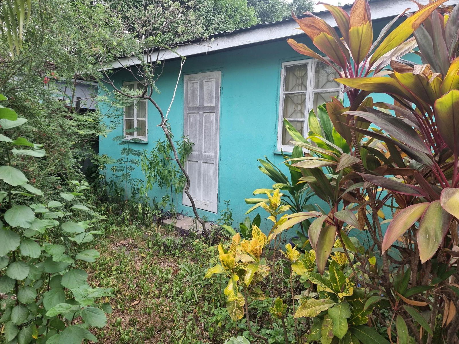 Fixer-Upper-House-for-Sale-in-Kingston-11-Balmagie-Avenue-St.-Andrew Second image of 34 Balmagie, Lot 150 Penwood in Kingston 11, St. Andrew, Jamaica - property is For Sale