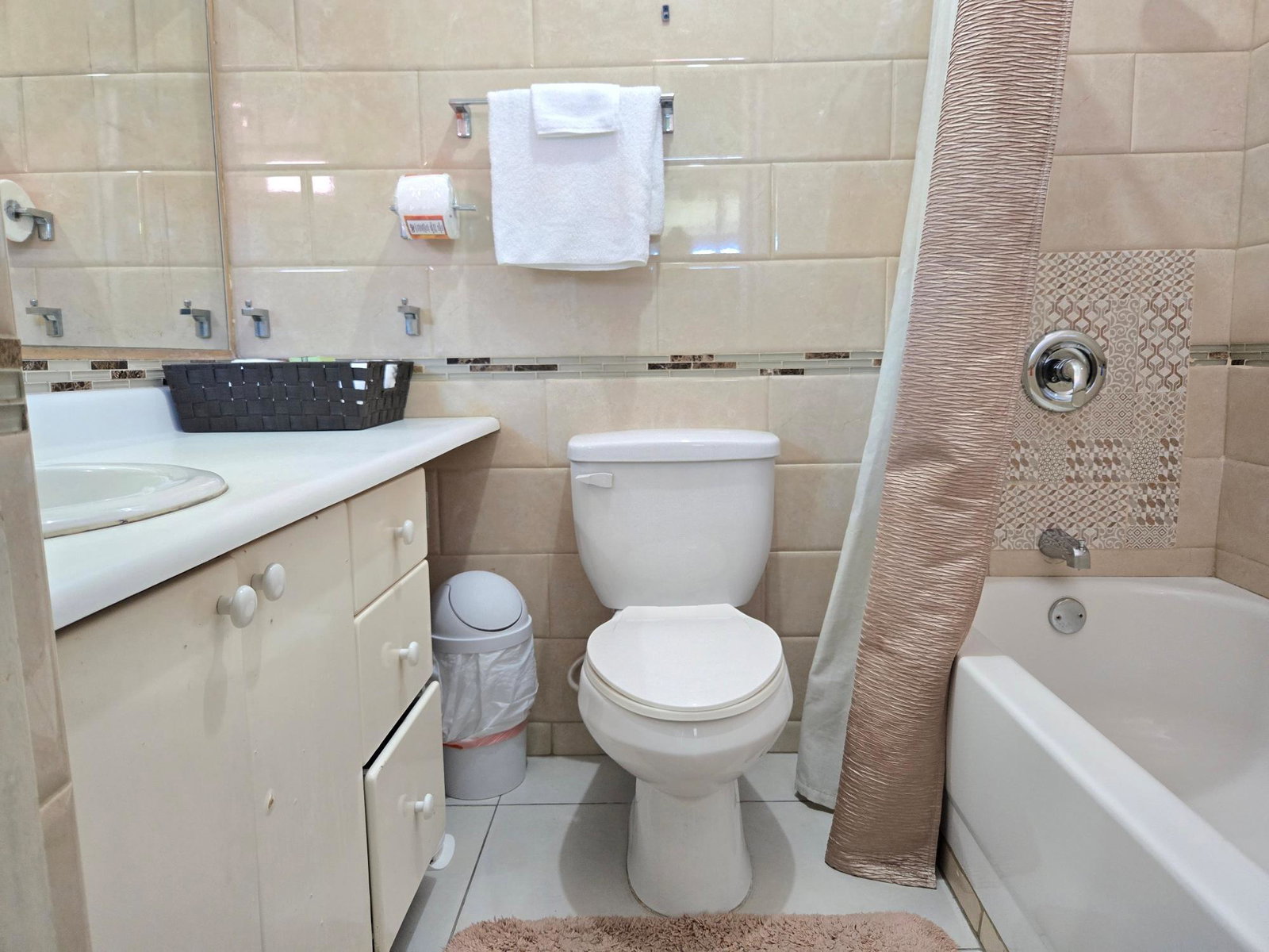 Fully-Furnished-1-Bedroom-Apartment-for-Rent-on-Hope-Road-Kingston-6 Fifth image of 36-60 Hope Road in Kingston 6, St. Andrew, Jamaica - property is For Rent