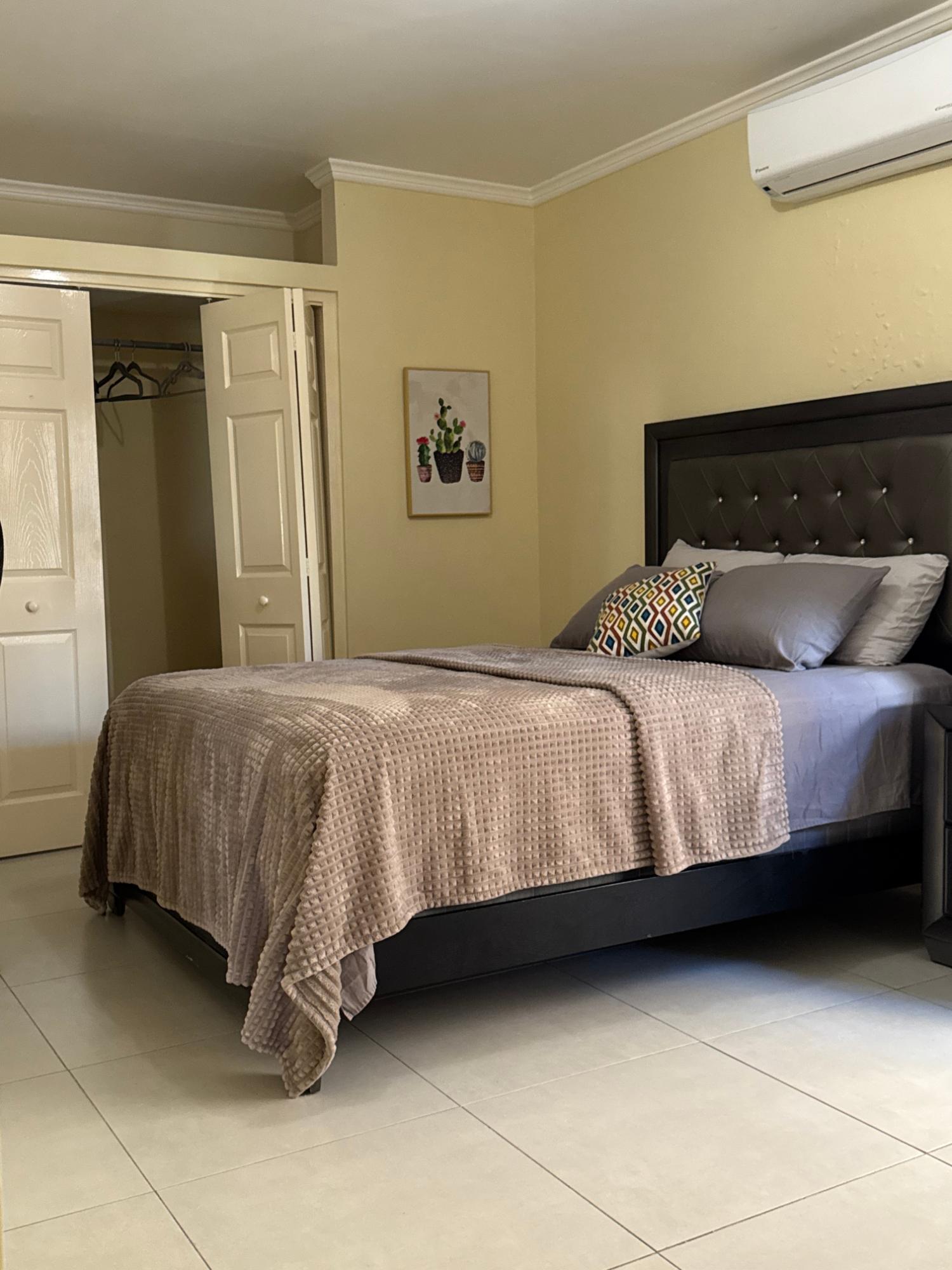 Fully-Furnished-2-Bedroom-Apartment-for-Rent-in-Forest-Ridge-St.-Andrew Eighth image of Unit 9-3 Stanley Terrace in Red Hills, St. Andrew, Jamaica - property is For Rent