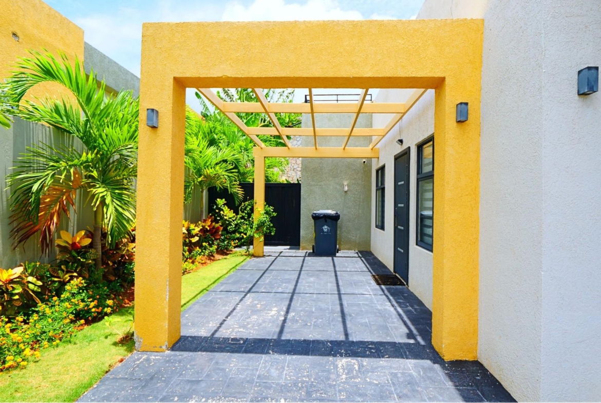 Fourth image of 83- Pyramid Point in Ocho Rios, St. Ann, Jamaica - property is For Rent