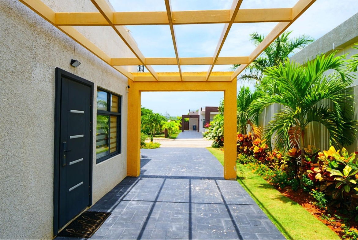 Fifth image of 83- Pyramid Point in Ocho Rios, St. Ann, Jamaica - property is For Rent