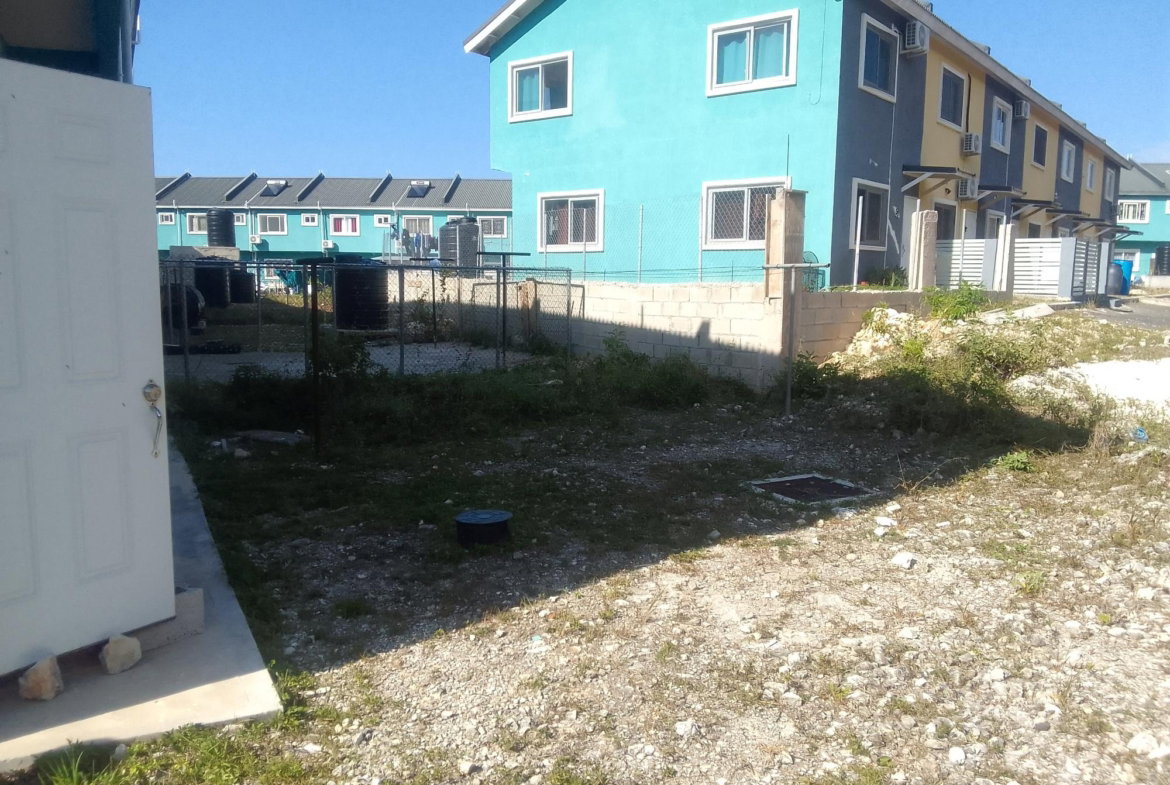 Fifteenth image of 54 Edmund Ridge Estate in Palmyra, St. James, Jamaica - property is For Rent