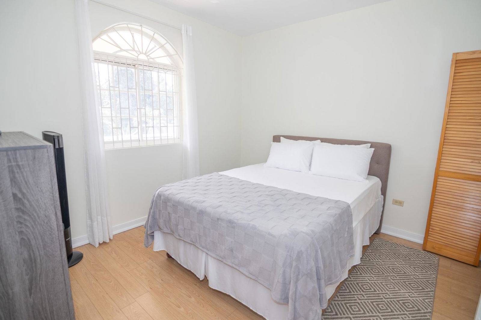 Furnished-2-Bedroom-Apartment-for-Sale-in-Kingston-6-Ottawa-Manor Fourth image of 14-9 9 Ottawa Avenue in Kingston 6, St. Andrew, Jamaica - property is For Sale