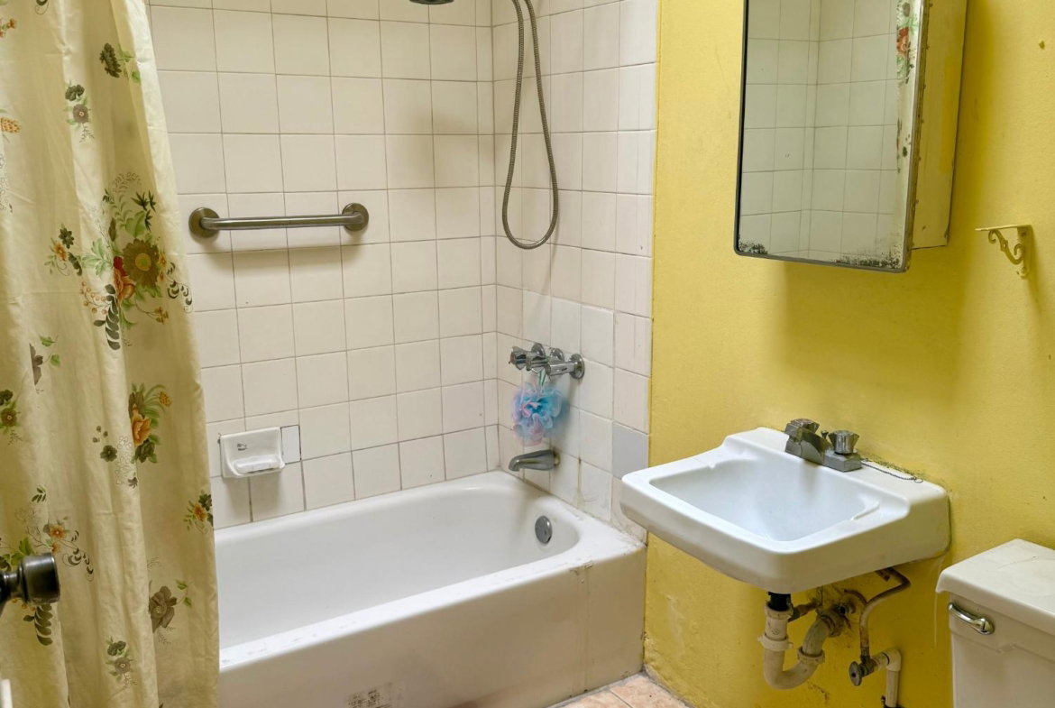 Twelfth image of 12e-12 Kingsway in Kingston 10, St. Andrew, Jamaica - property is For Rent