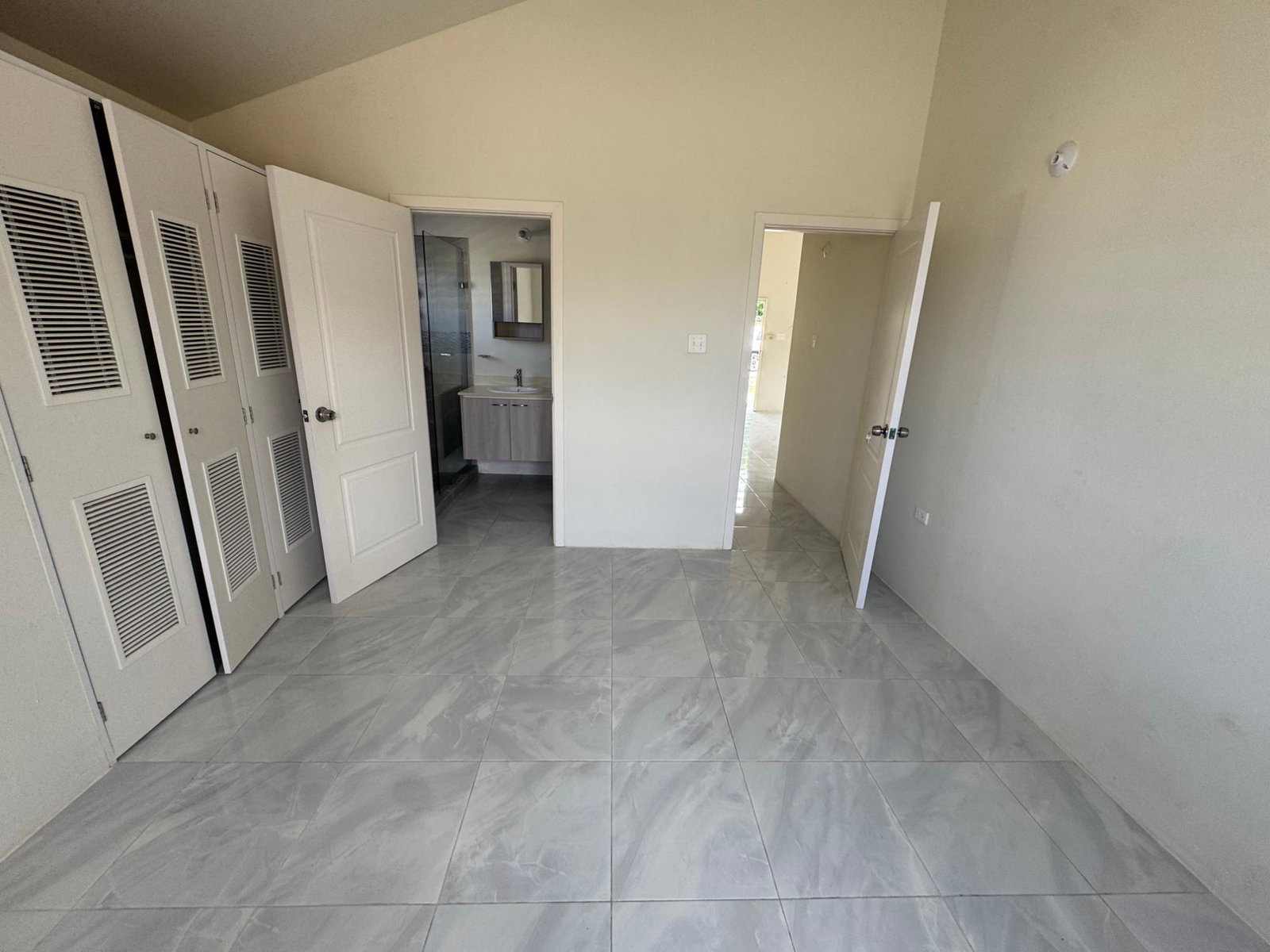 House-for-Rent-in-Camelot-Village-Discovery-Bay-St.-Ann-Jamaica Ninth image of Camelot Village in Discovery Bay, St. Ann, Jamaica - property is For Rent