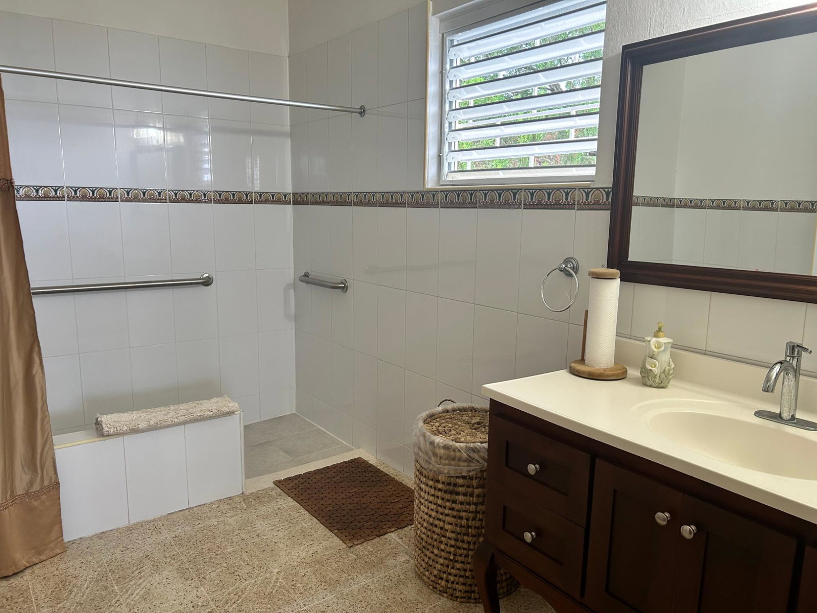 Nineteenth image of Brentwood Terrace in Red Hills, St. Andrew, Jamaica - property is For Sale