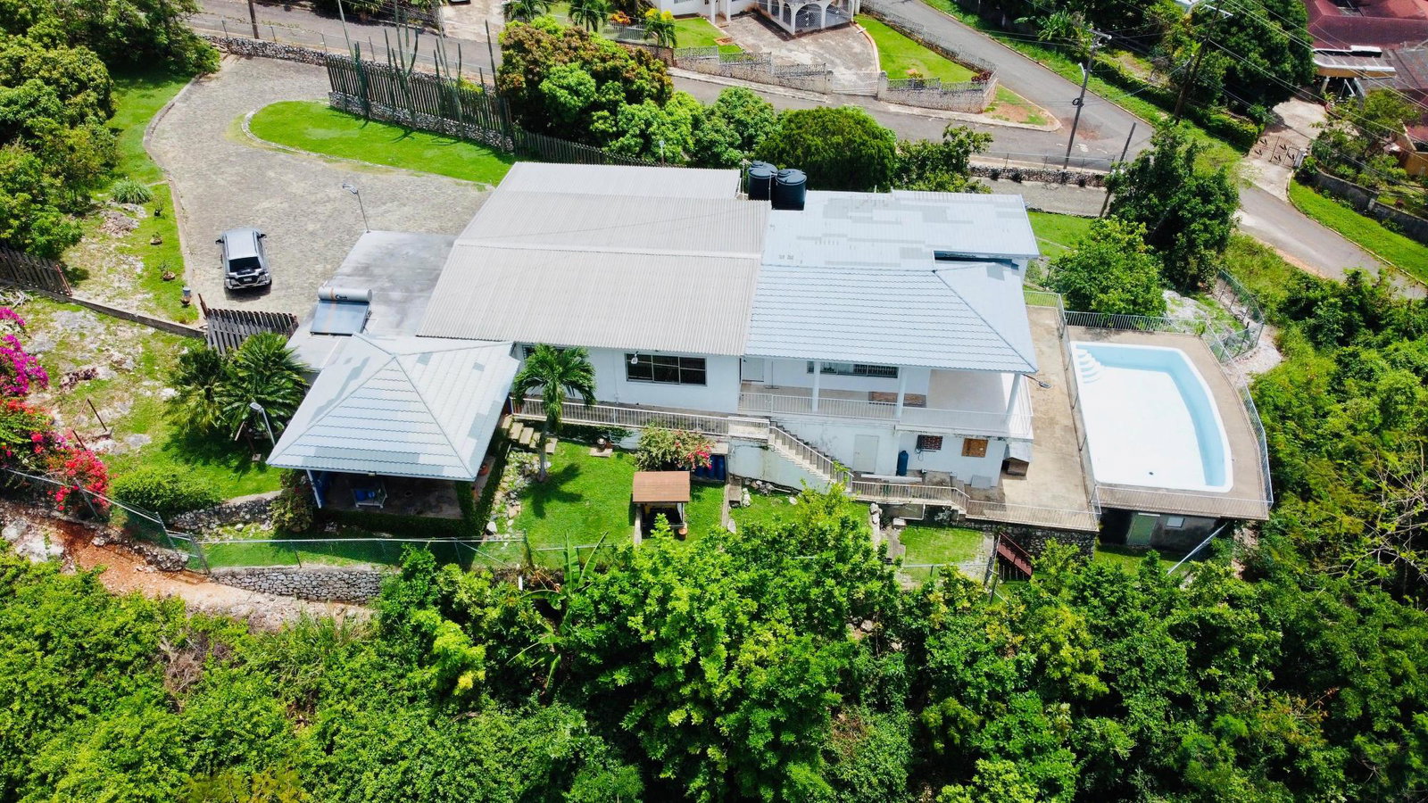 Fifth image of Brentwood Terrace in Red Hills, St. Andrew, Jamaica - property is For Sale