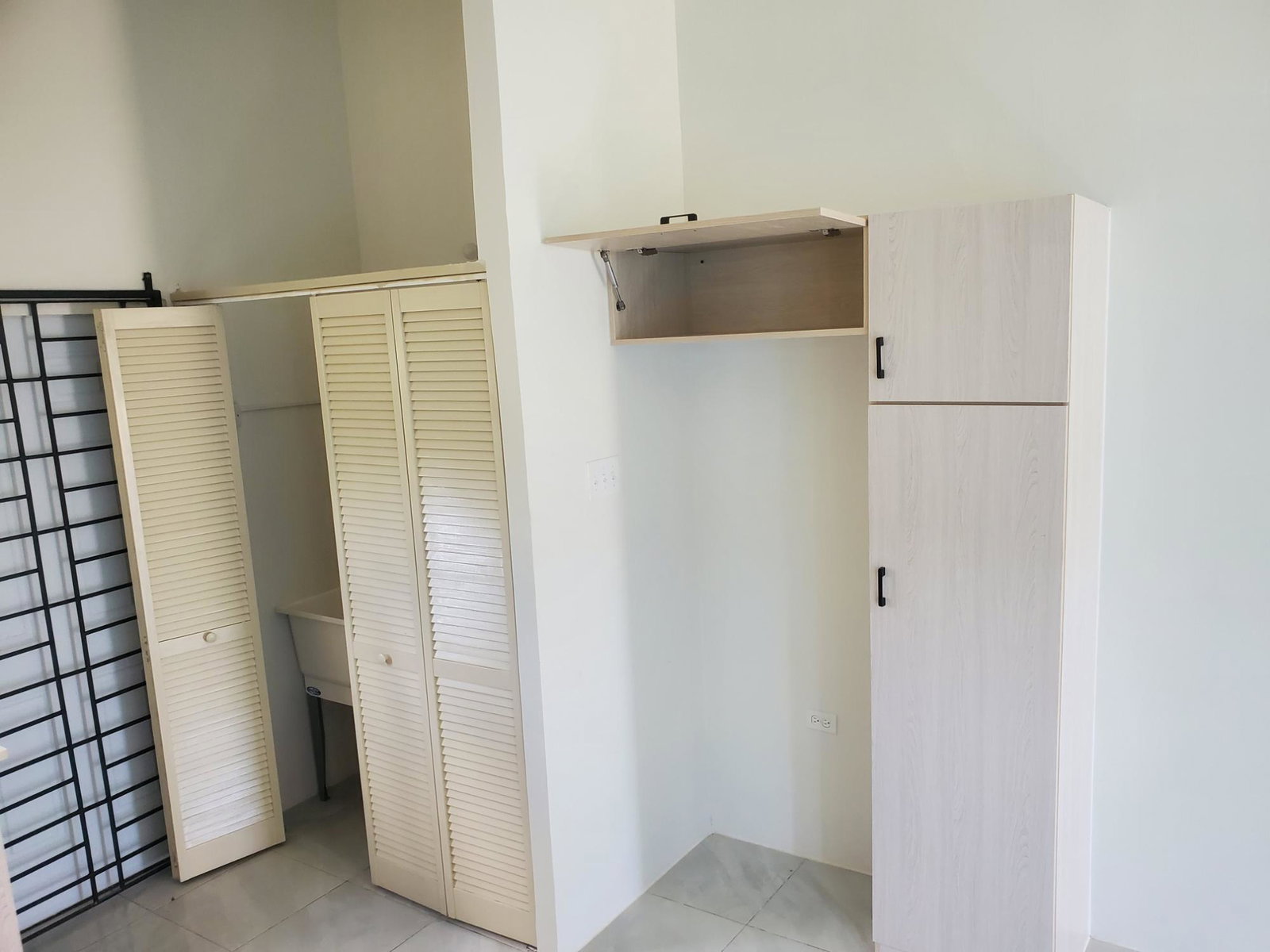 House-for-Sale-in-Camelot-Village-St.-Ann-Jamaica-–-Gated-Community-with-Stunning-Views Twelfth image of Camelot Village in Discovery Bay, St. Ann, Jamaica - property is For Sale