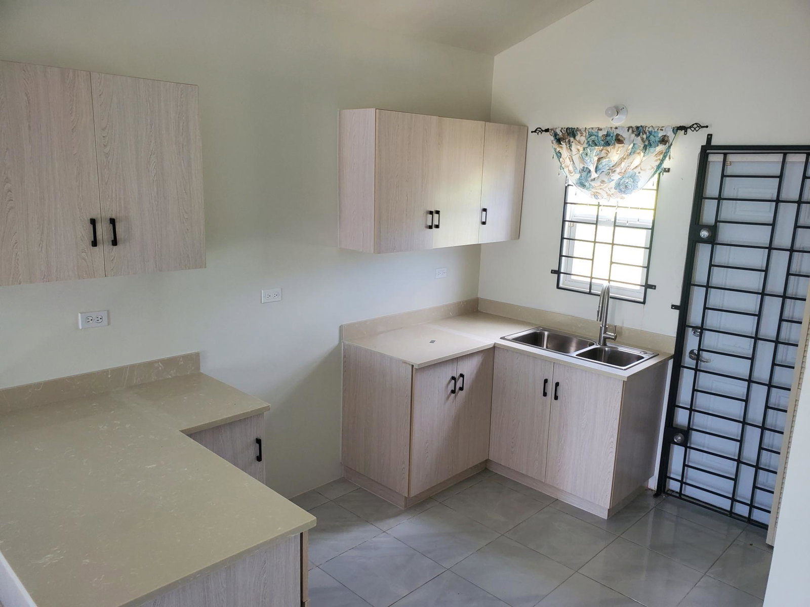 House-for-Sale-in-Camelot-Village-St.-Ann-Jamaica-–-Gated-Community-with-Stunning-Views Thirteenth image of Camelot Village in Discovery Bay, St. Ann, Jamaica - property is For Sale