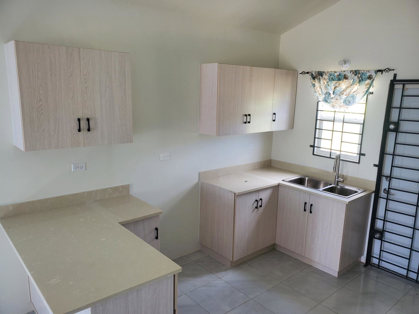 House-for-Sale-in-Camelot-Village-St.-Ann-Jamaica-–-Gated-Community-with-Stunning-Views Fourteenth image of Camelot Village in Discovery Bay, St. Ann, Jamaica - property is For Sale