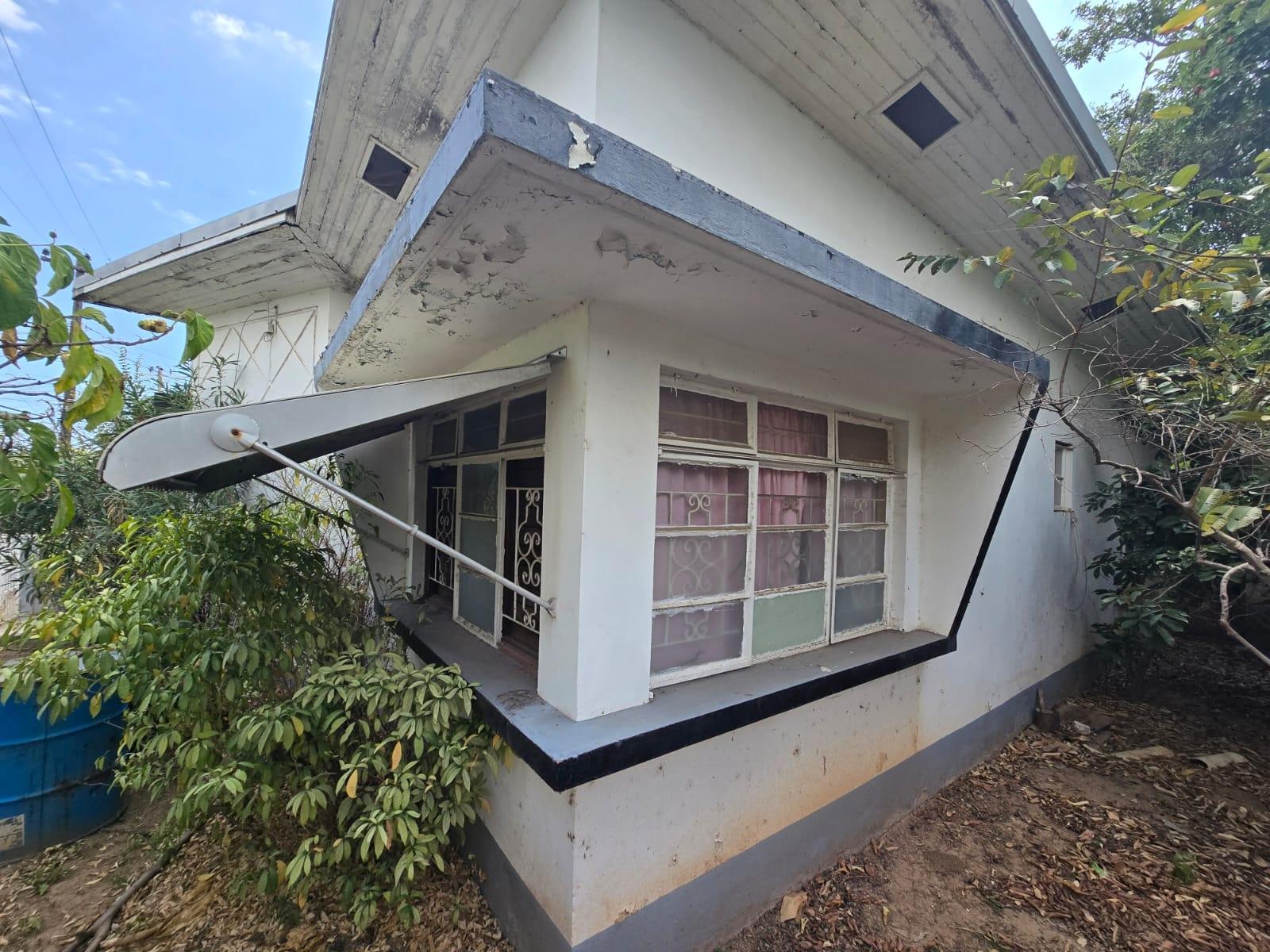 Investment-Property-for-Sale-in-Kingston-2-–-Dual-Dwelling-House-at-3-Cartridge-Road Second image of 166-3 Cartridge Road, Norman ga in Kingston 2, Kingston, Jamaica - property is For Sale