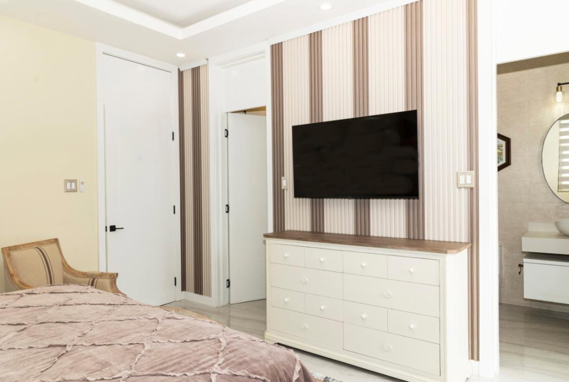 Thirteenth image of 402-29 Salisbury Avenue in Kingston 6, St. Andrew, Jamaica - property is For Rent