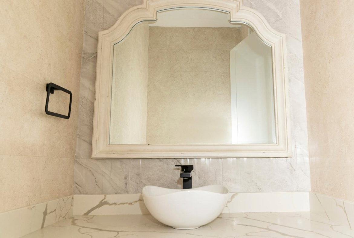 Fifteenth image of 402-29 Salisbury Avenue in Kingston 6, St. Andrew, Jamaica - property is For Rent