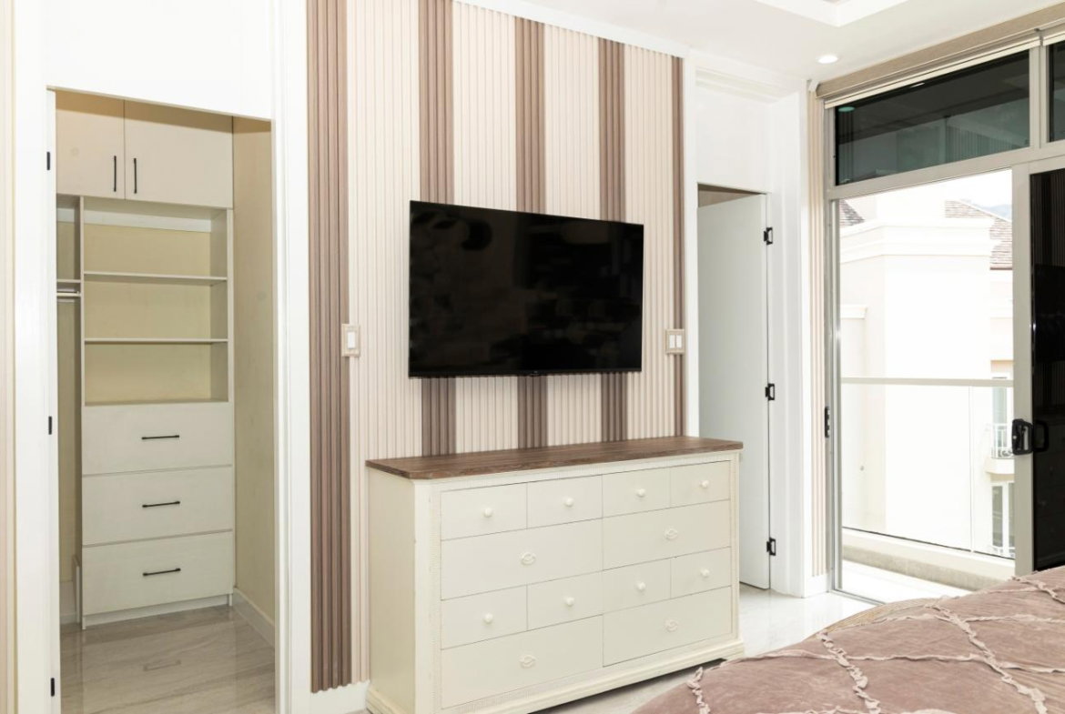 Eighth image of 402-29 Salisbury Avenue in Kingston 6, St. Andrew, Jamaica - property is For Rent