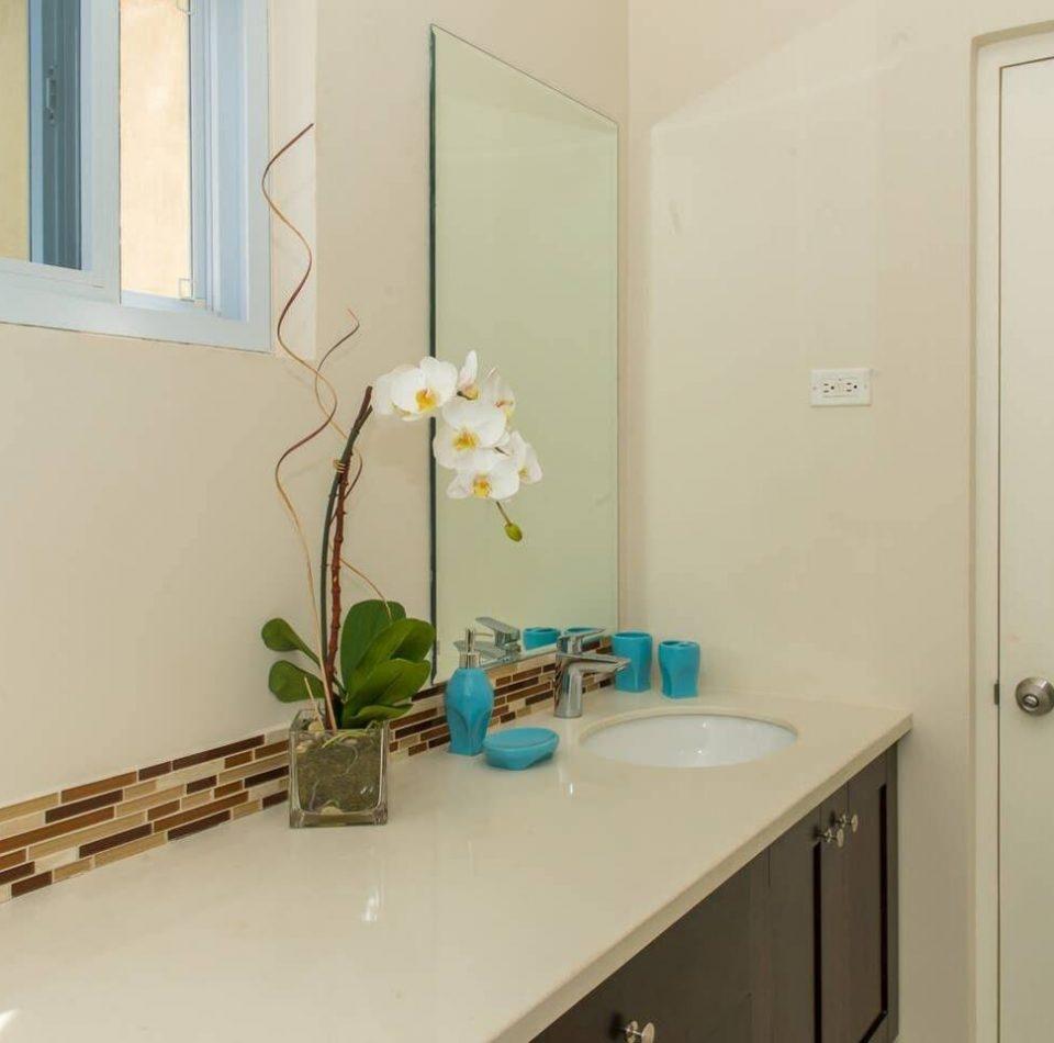 Sixth image of 32-11 Stanley Terrace, Kingston in Red Hills, St. Andrew, Jamaica - property is For Rent