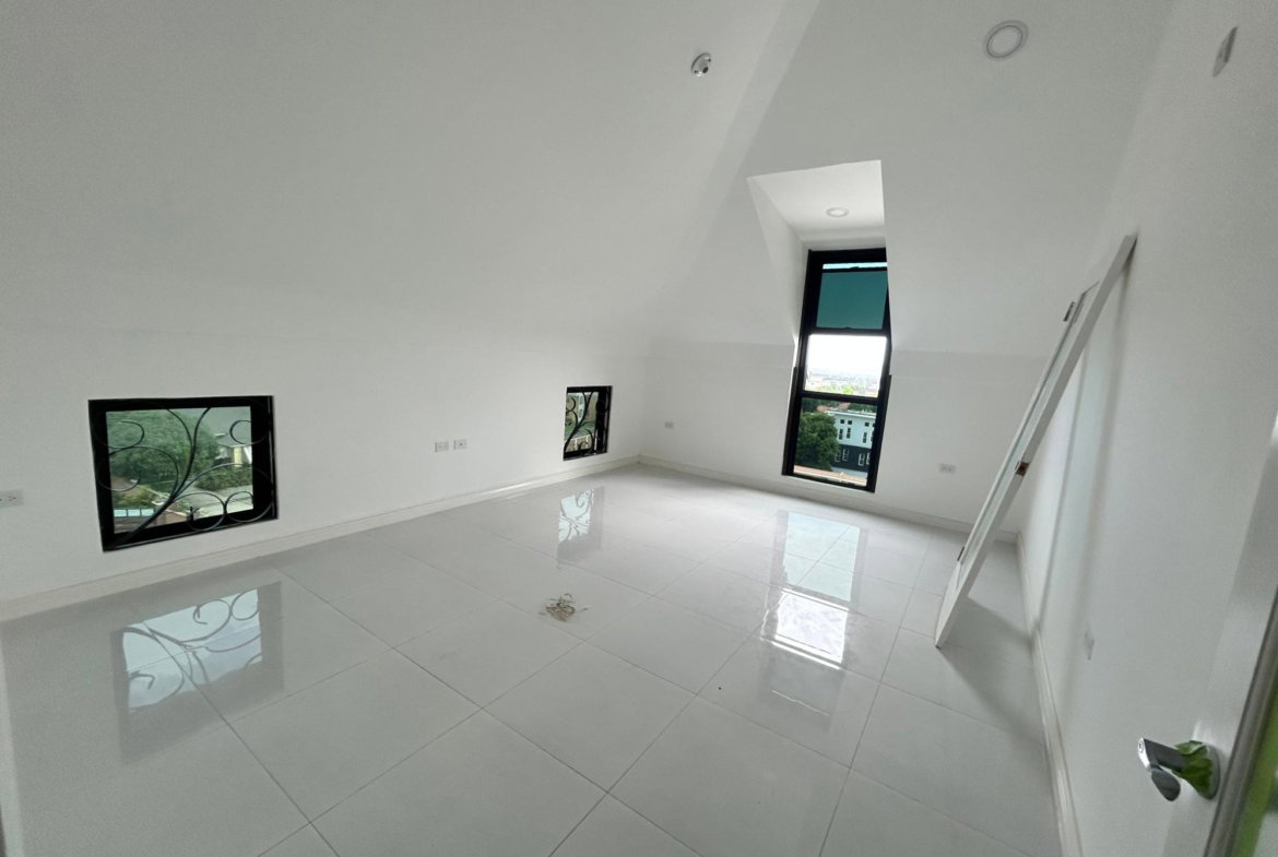 Thirteenth image of 13-31 Rochester Avenue in Kingston 8, St. Andrew, Jamaica - property is For Sale