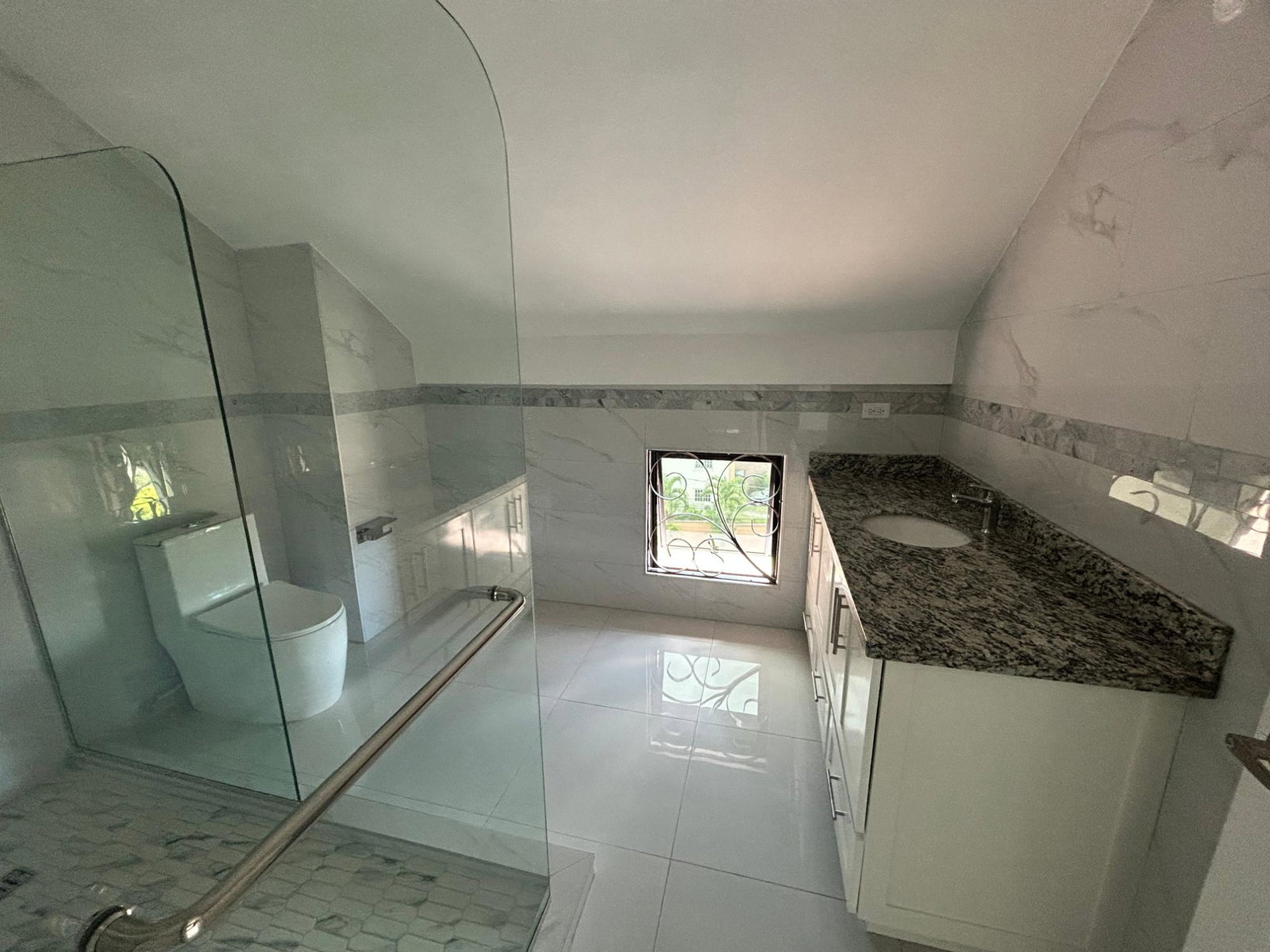 Tenth image of 13-31 Rochester Avenue in Kingston 8, St. Andrew, Jamaica - property is For Sale
