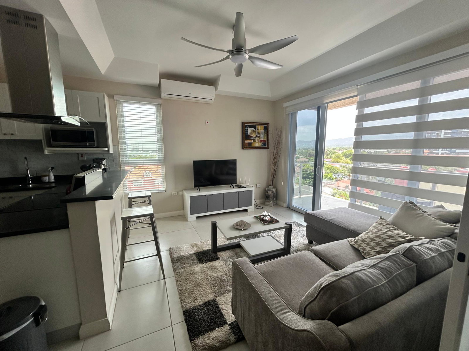 Sixth image of 601-2-6 Comlin Bank Road in Kingston 5, St. Andrew, Jamaica - property is For Rent