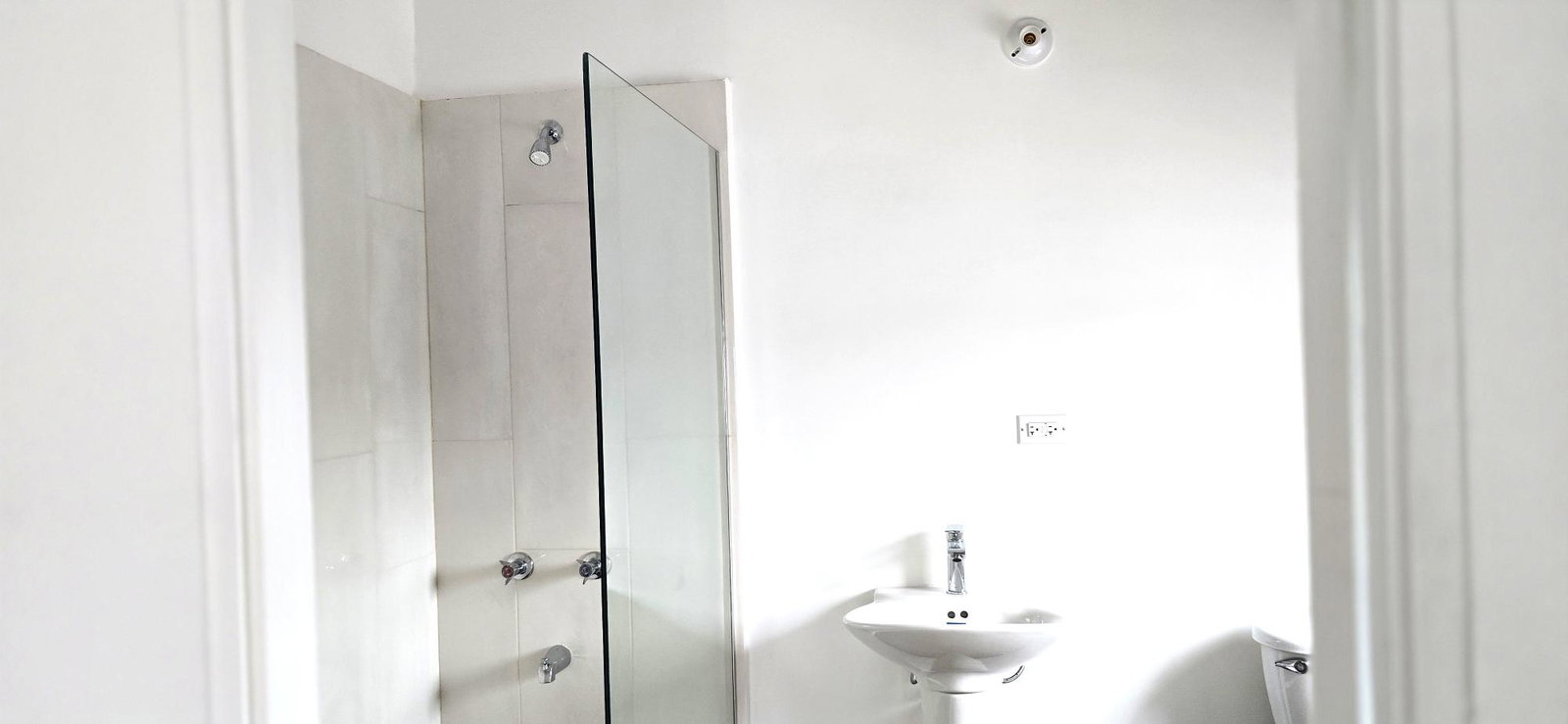 Luxury-2-Bed-Penthouse-Apartment-for-Rent-in-Kingston-8-Jamaica Twenty-Seventh image of Apt F9-67 Shortwood Road in Kingston 8, St. Andrew, Jamaica - property is For Rent