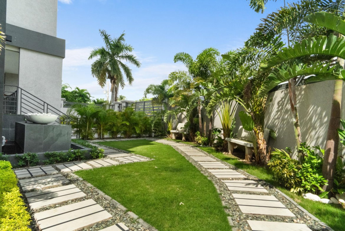 Fifteenth image of 201-28 Waterloo Avenue in Kingston 10, St. Andrew, Jamaica - property is For Sale