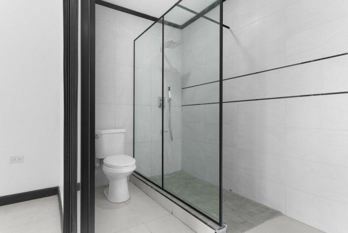 Tenth image of 201-28 Waterloo Avenue in Kingston 10, St. Andrew, Jamaica - property is For Sale