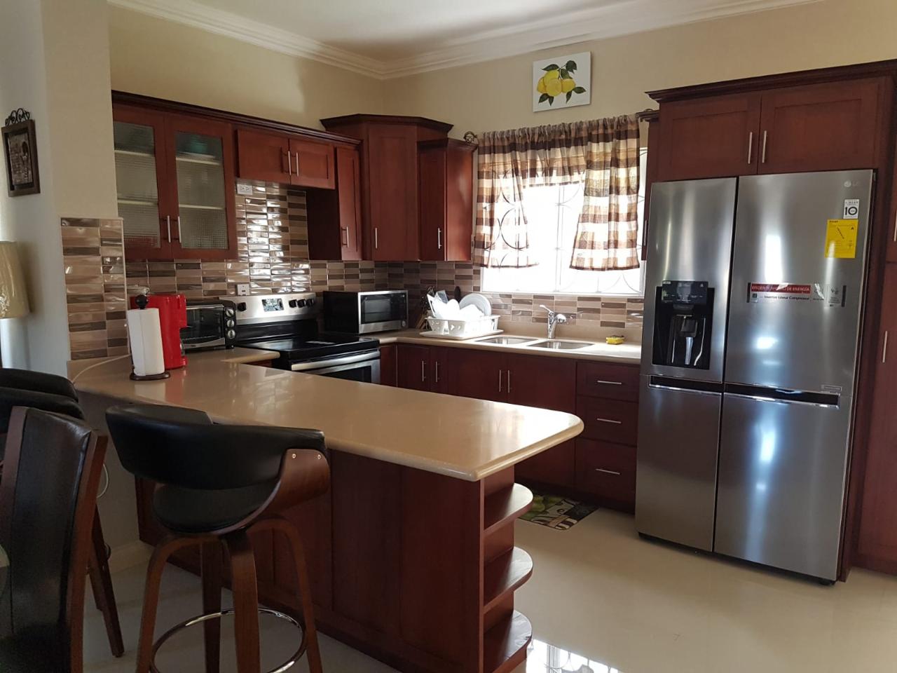 Luxury-2-Bedroom-Townhouse-for-Rent-in-Ocho-Rios-St.-Ann Sixth image of 3 Stanmore in Ocho Rios, St. Ann, Jamaica - property is For Rent